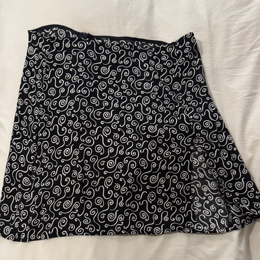 High slit Reformation Black and White Swirl Mini Skirt